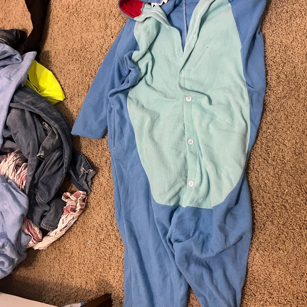 Amazon Blue and White Pajama Set for Cozy Sleep